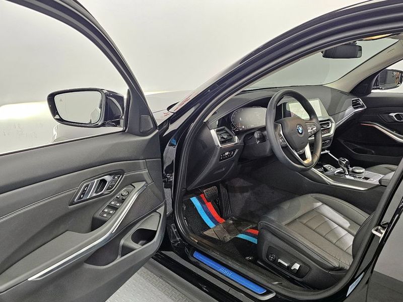 2021 BMW 3 Series 320i Luxury photo 10