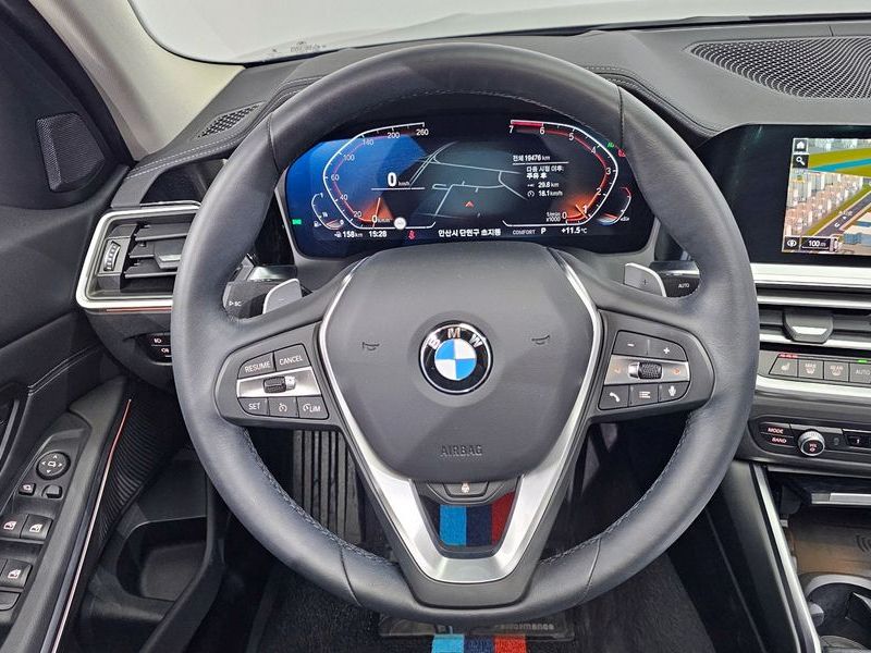 2021 BMW 3 Series 320i Luxury photo 13