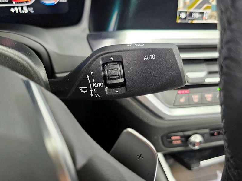 2021 BMW 3 Series 320i Luxury photo 16