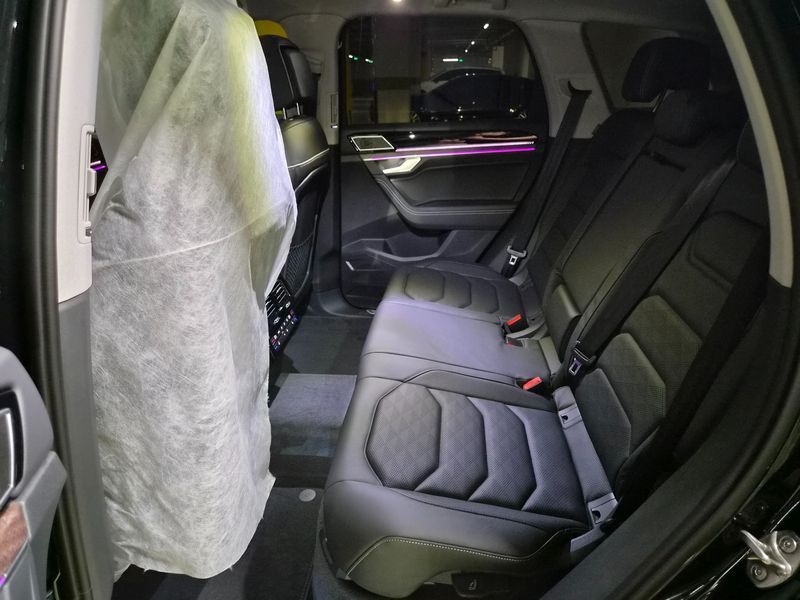 2026 Volkswagen Touareg 3.0 TDI Prestige photo 11