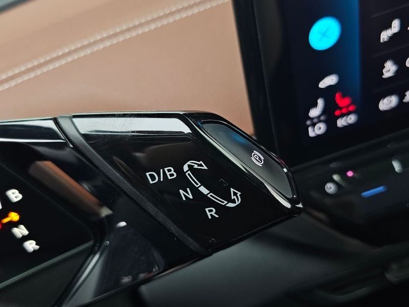 2022 Volkswagen ID.4 Pro photo 9