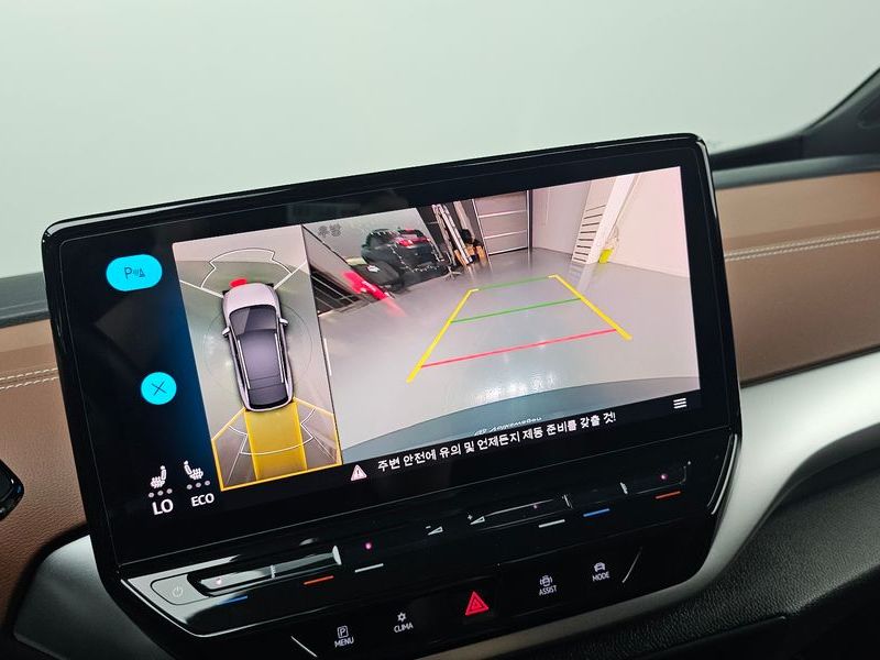2022 Volkswagen ID.4 Pro photo 14