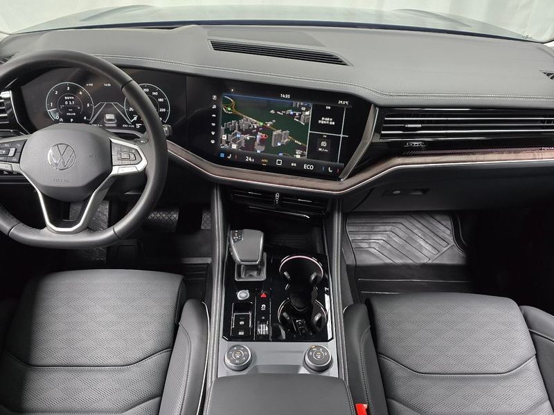 2026 Volkswagen Touareg 3.0 TDI Prestige photo 7