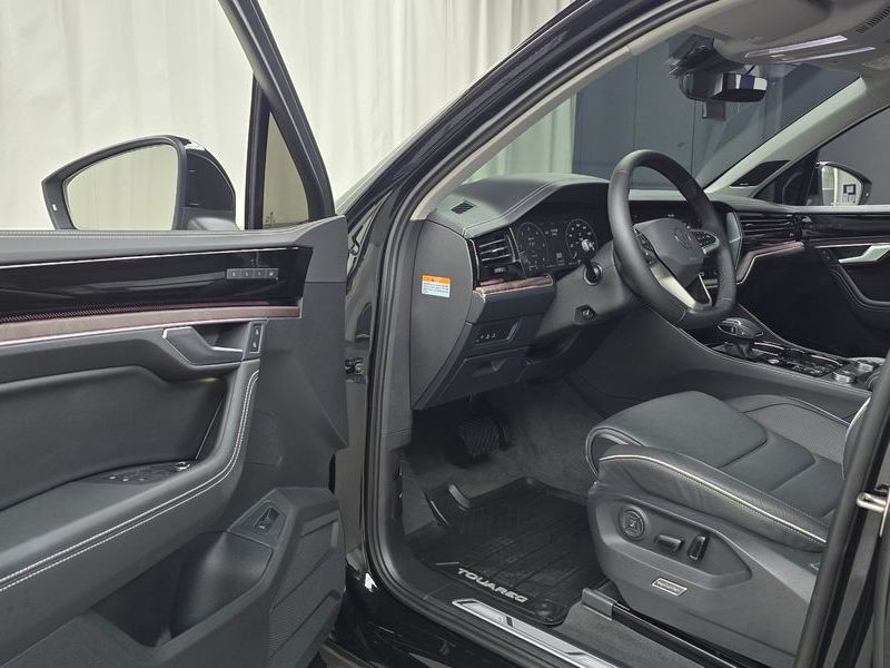 2026 Volkswagen Touareg 3.0 TDI Prestige photo 10