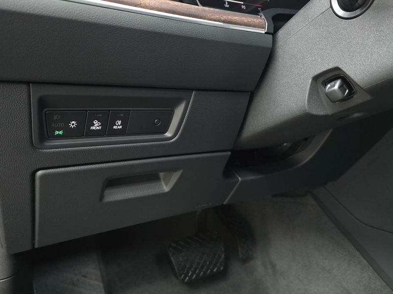 2026 Volkswagen Touareg 3.0 TDI Prestige photo 20