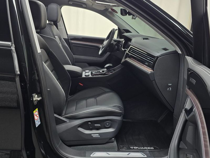 2026 Volkswagen Touareg 3.0 TDI Prestige photo 26