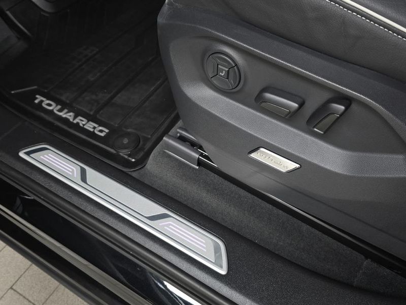 2026 Volkswagen Touareg 3.0 TDI Prestige photo 28