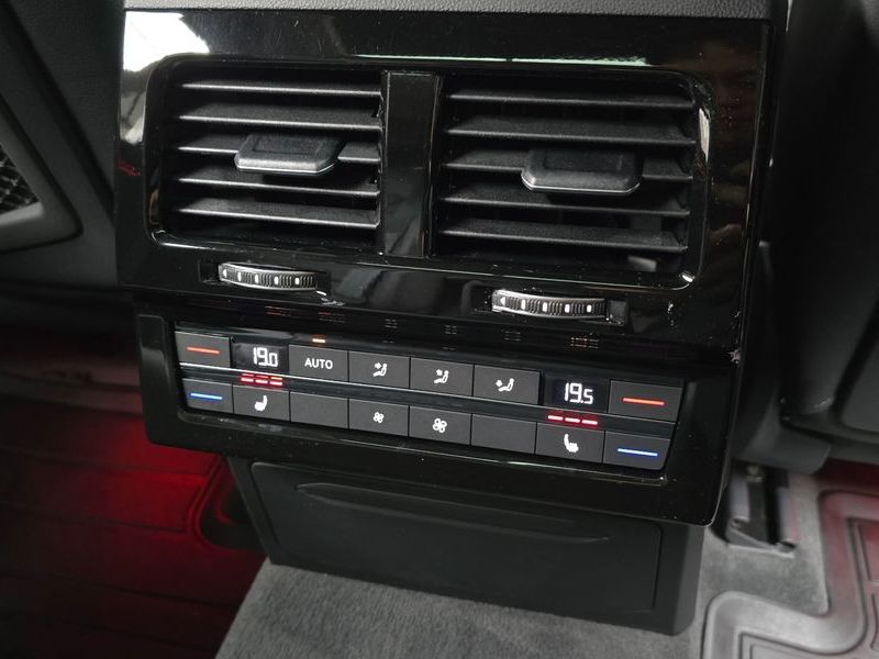 2026 Volkswagen Touareg 3.0 TDI Prestige photo 30