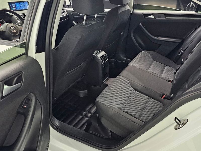 2014 Volkswagen Jetta 1.6 TDI Blue Motion 6th photo 11