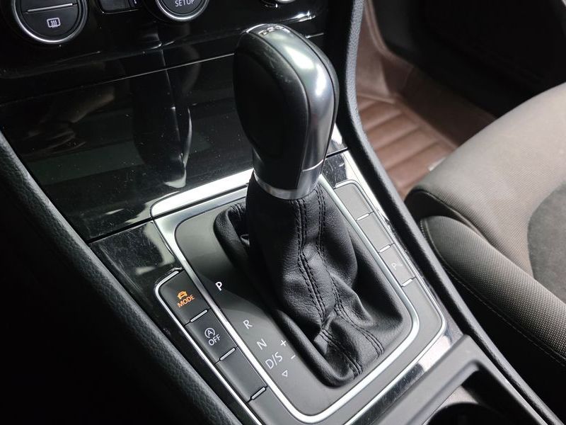 2014 Volkswagen Golf 2.0 TDI photo 9