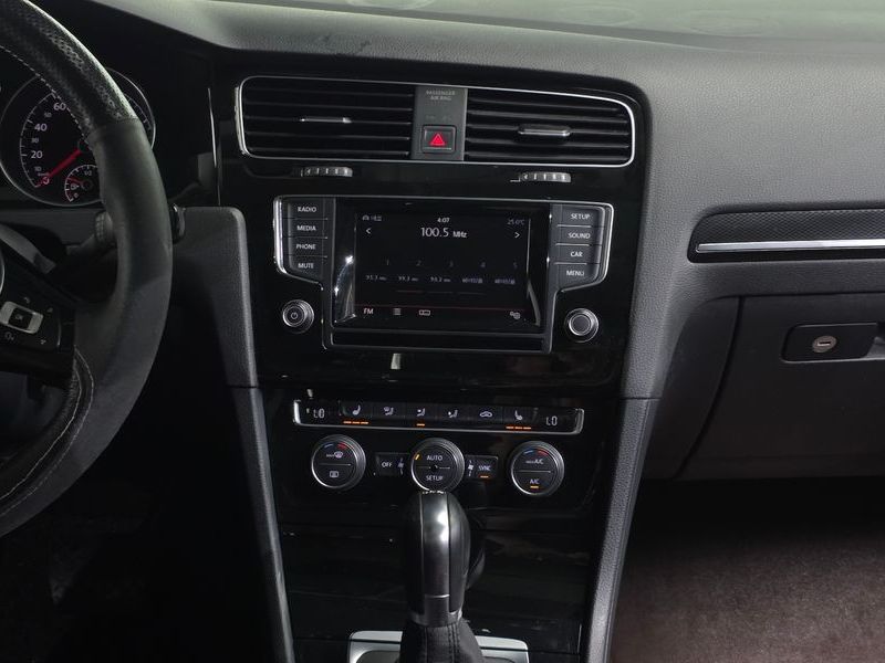 2014 Volkswagen Golf 2.0 TDI photo 12