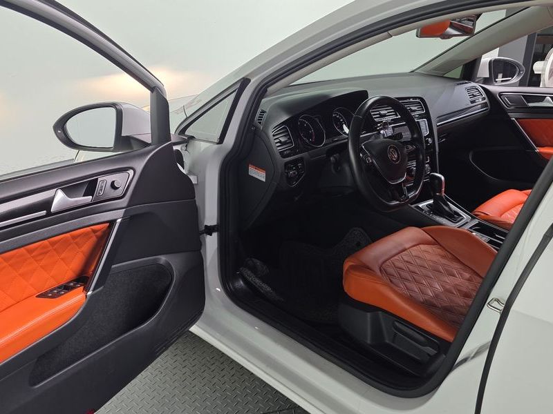 2015 Volkswagen Golf 1.6 TDI photo 11