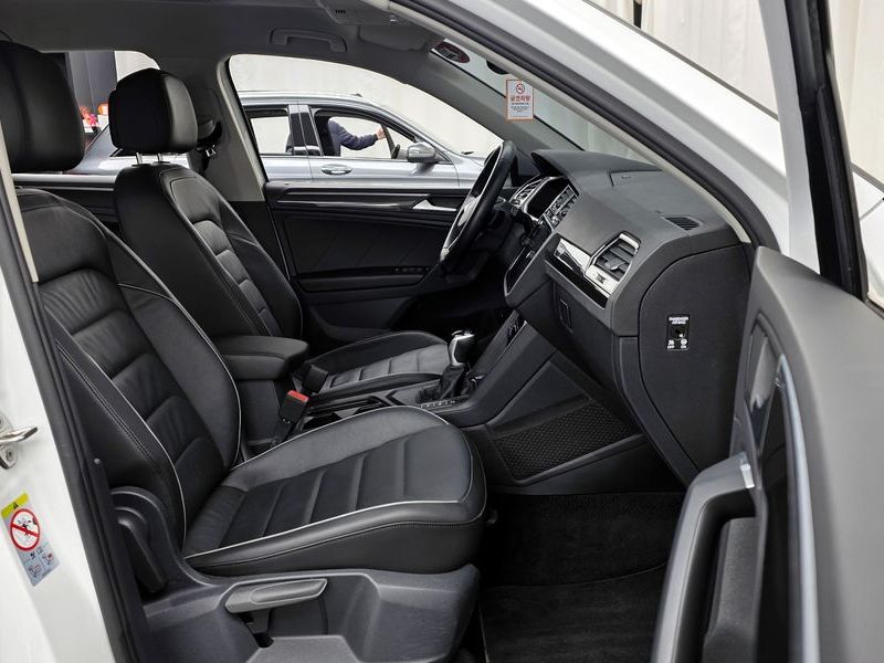 2023 Volkswagen Tiguan 2.0 TDI Premium photo 11
