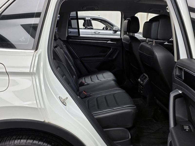2023 Volkswagen Tiguan 2.0 TDI Premium photo 12