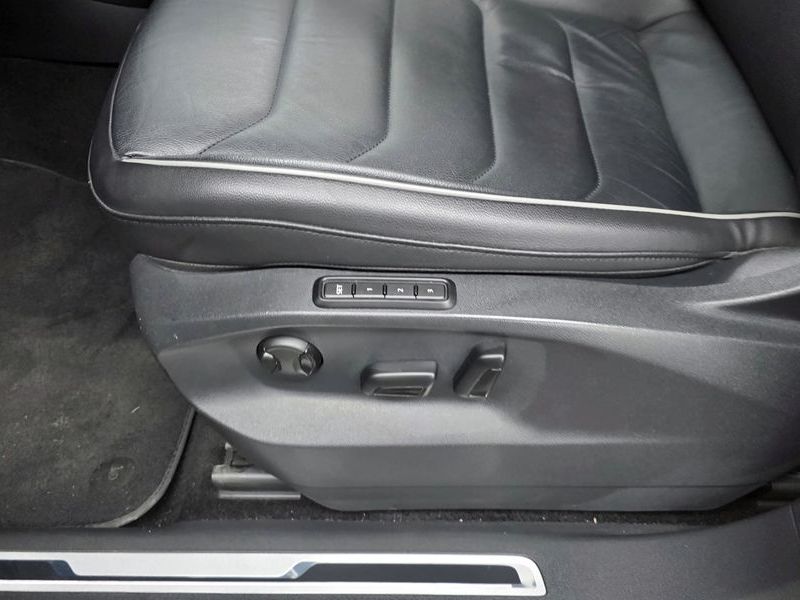 2023 Volkswagen Tiguan 2.0 TDI Premium photo 18