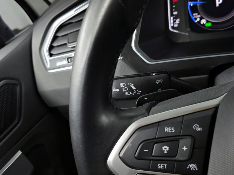 2023 Volkswagen Tiguan 2.0 TDI Premium photo 19