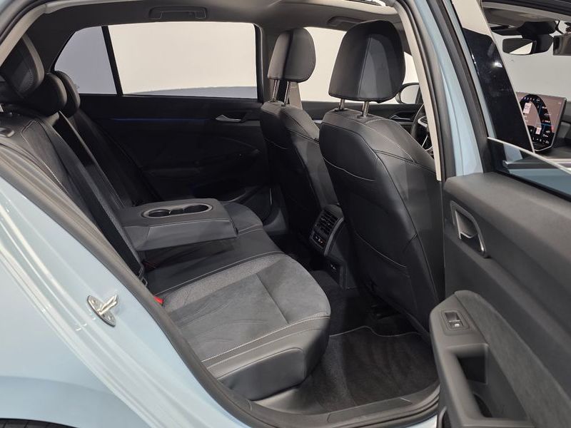 2026 Volkswagen Golf 2.0 TDI Prestige photo 12