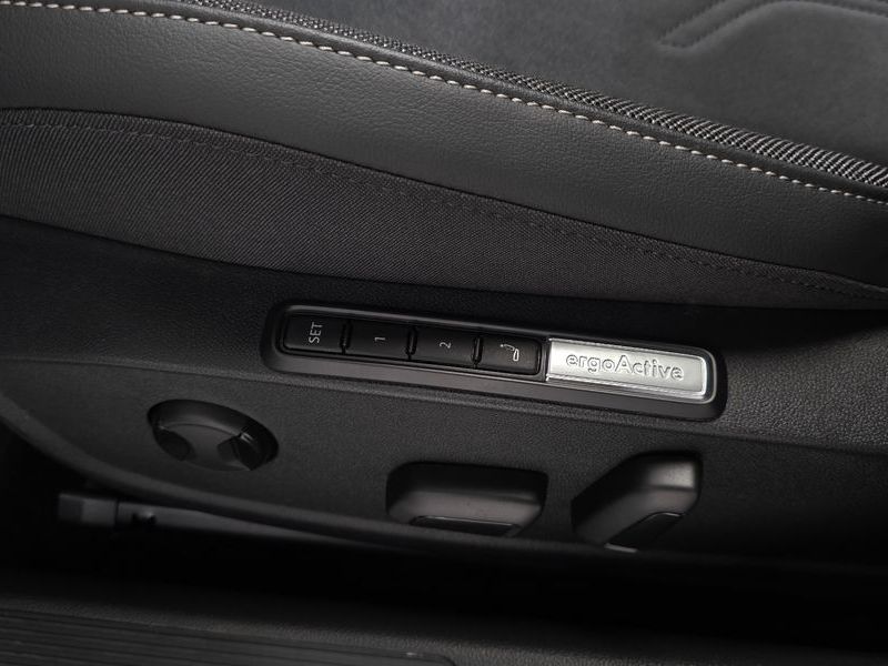 2026 Volkswagen Golf 2.0 TDI Prestige photo 28