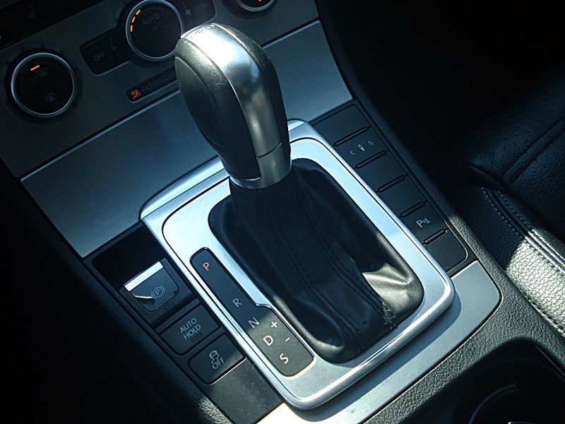 2014 Volkswagen New CC 2.0 TSI photo 9