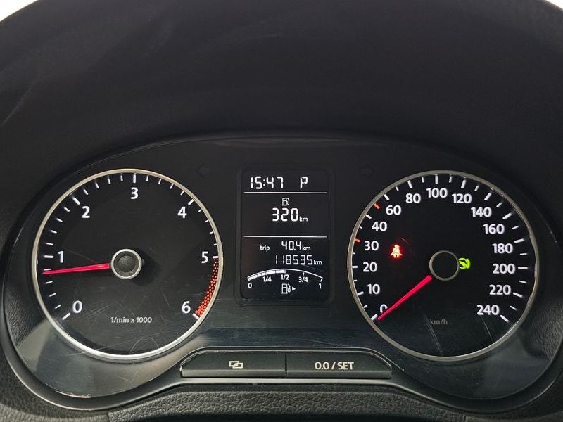 2013 Volkswagen Polo 1.6 TDI R-Line 5th photo 8