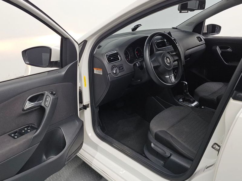 2013 Volkswagen Polo 1.6 TDI R-Line 5th photo 10