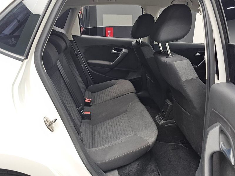 2013 Volkswagen Polo 1.6 TDI R-Line 5th photo 11