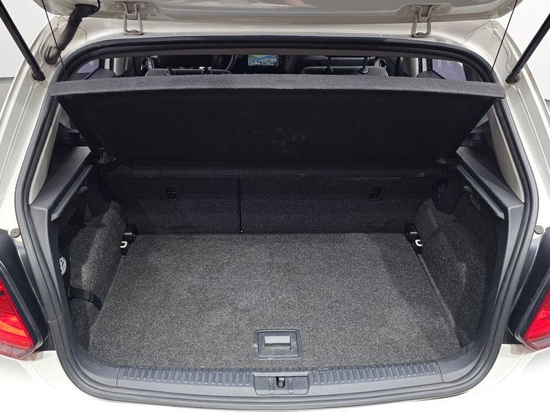 2013 Volkswagen Polo 1.6 TDI R-Line 5th photo 20