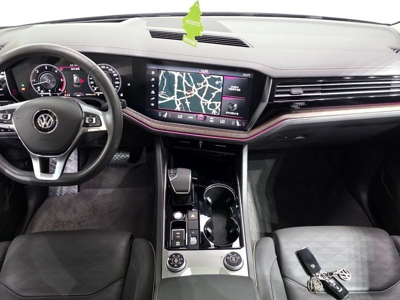 2020 Volkswagen Touareg 3.0 TDI Prestige photo 7