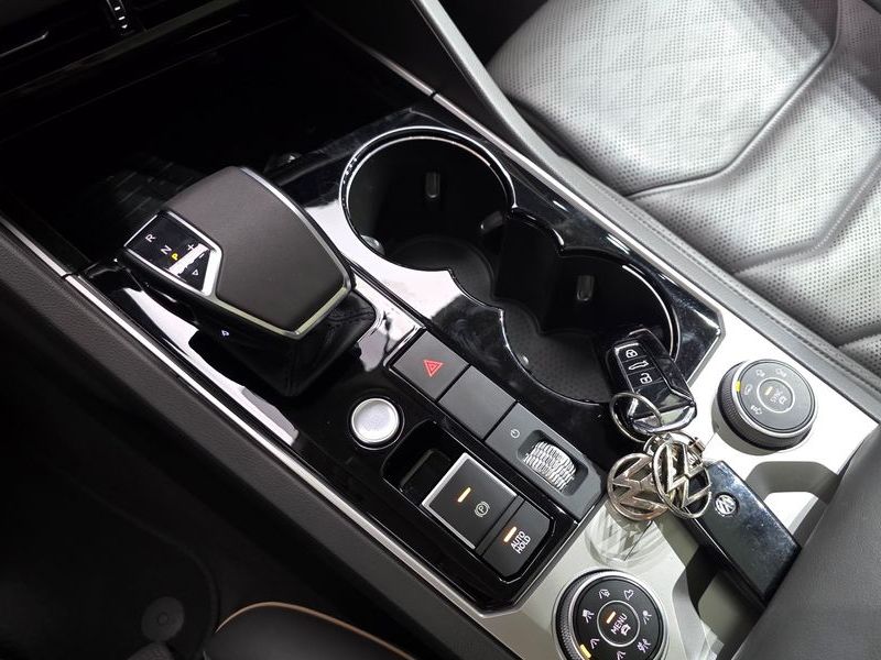 2020 Volkswagen Touareg 3.0 TDI Prestige photo 9
