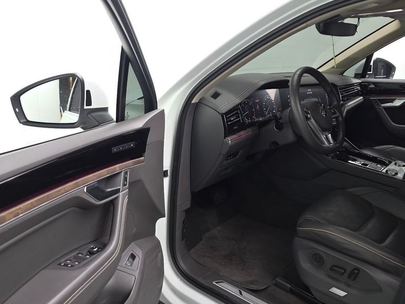 2020 Volkswagen Touareg 3.0 TDI Prestige photo 10