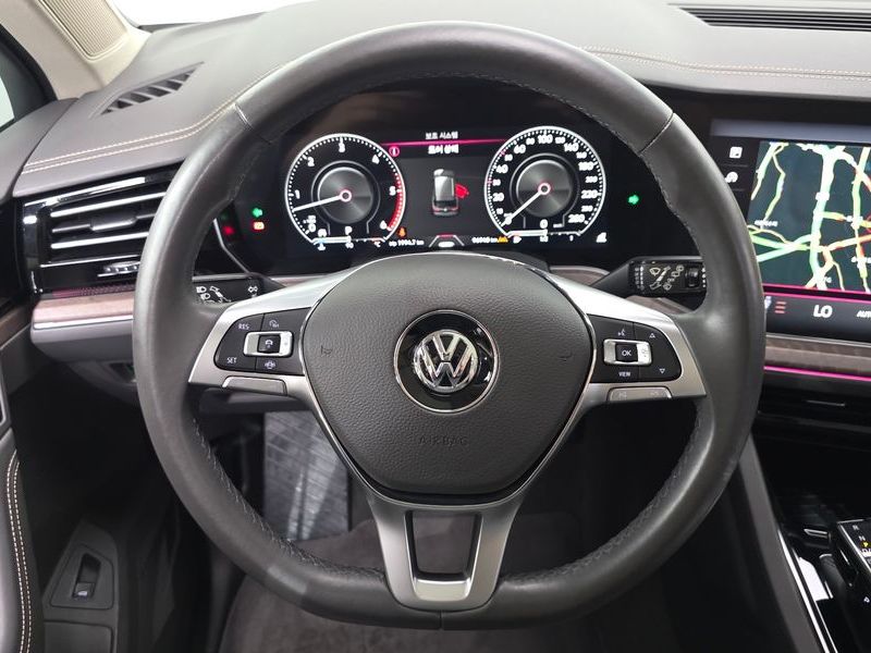 2020 Volkswagen Touareg 3.0 TDI Prestige photo 15