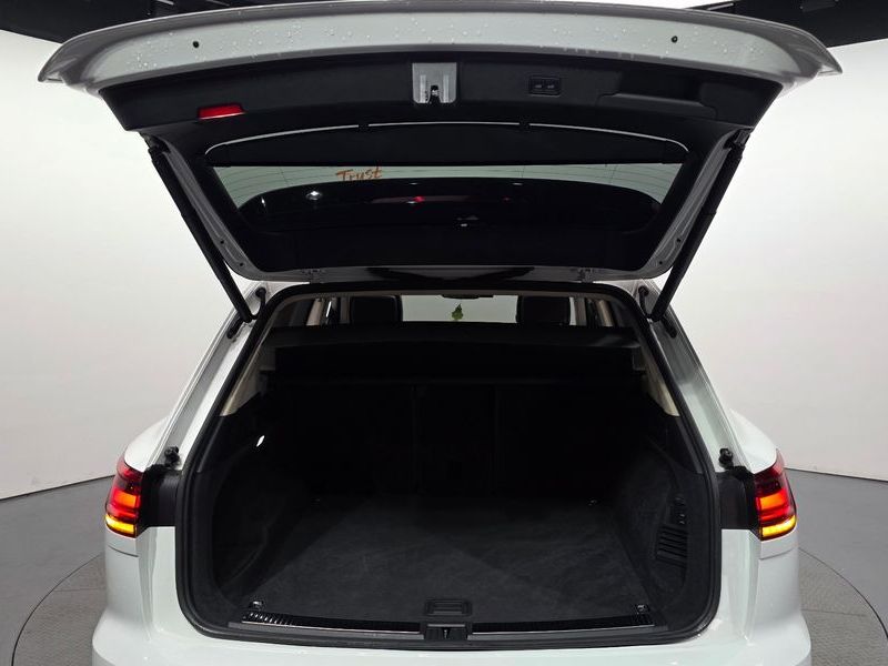 2020 Volkswagen Touareg 3.0 TDI Prestige photo 17