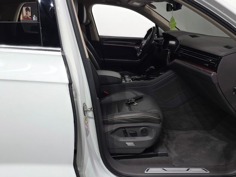 2020 Volkswagen Touareg 3.0 TDI Prestige photo 26