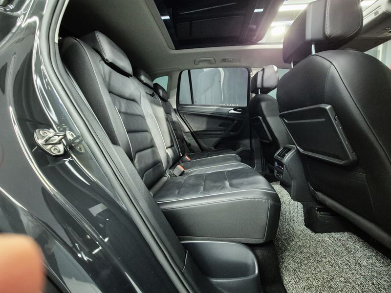 2020 Volkswagen Tiguan 2.0 TDI Prestige photo 14