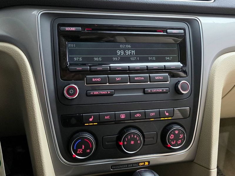 2014 Volkswagen Passat 1.8 TSI B7 photo 15