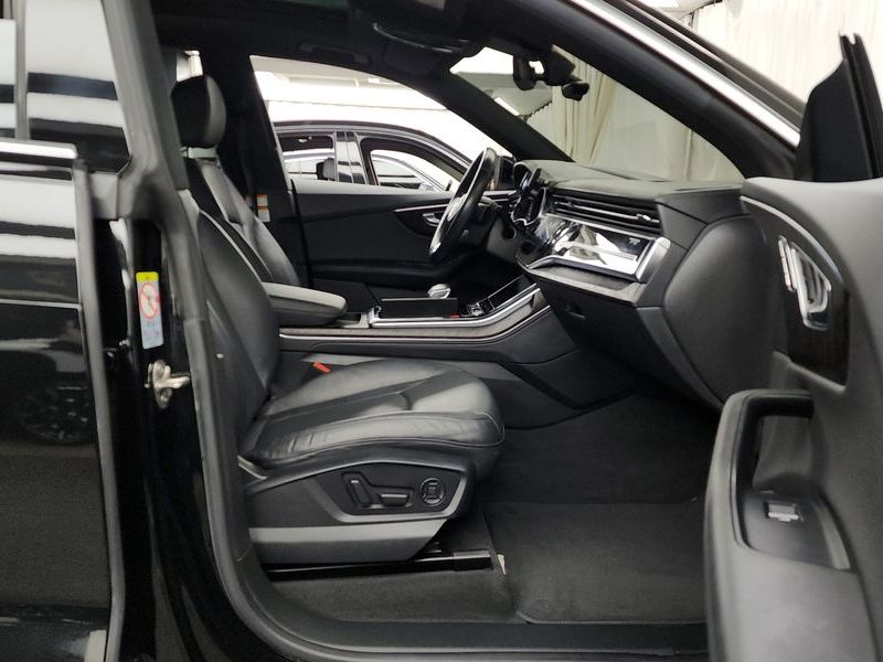 2022 Audi Q8 45 TDI Quattro Premium photo 11