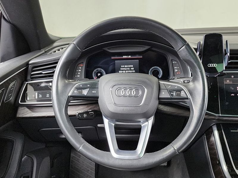 2022 Audi Q8 45 TDI Quattro Premium photo 13