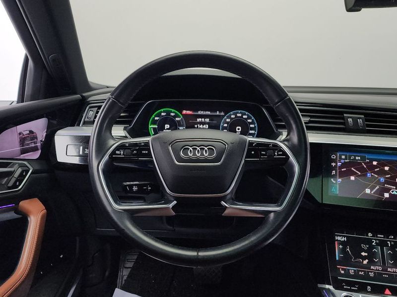 2022 Audi e-tron 55 Quattro Sportback photo 13