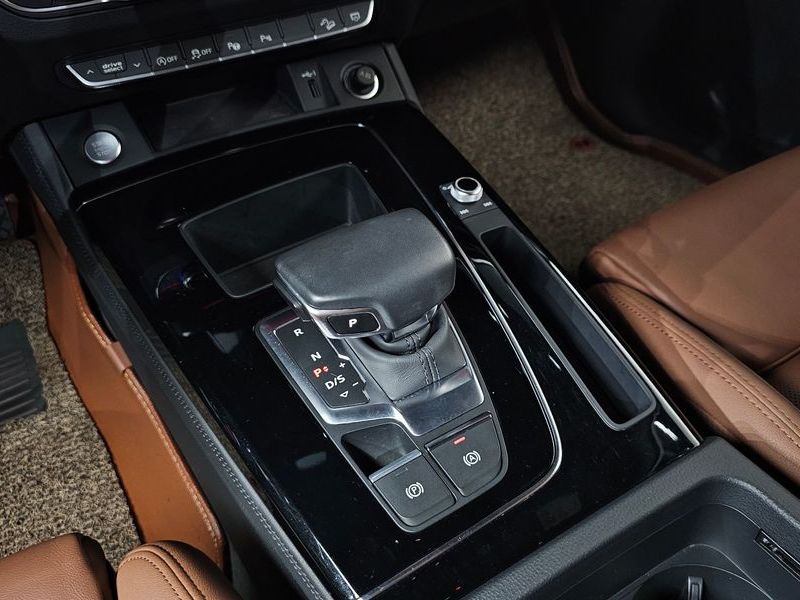 2021 Audi Q5 45 TFSI Quattro Premium photo 9