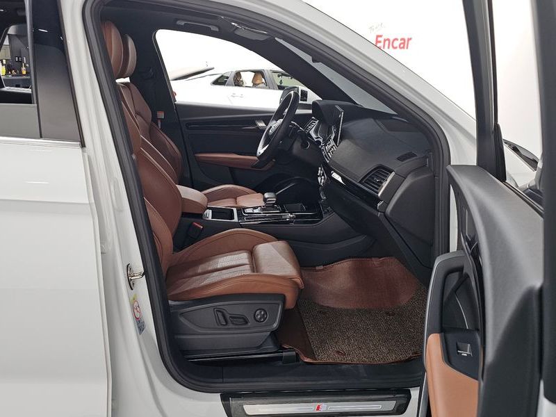2021 Audi Q5 45 TFSI Quattro Premium photo 11