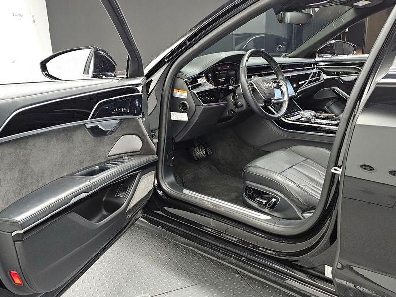 2021 Audi A8 55 TFSI Quattro LWB photo 10