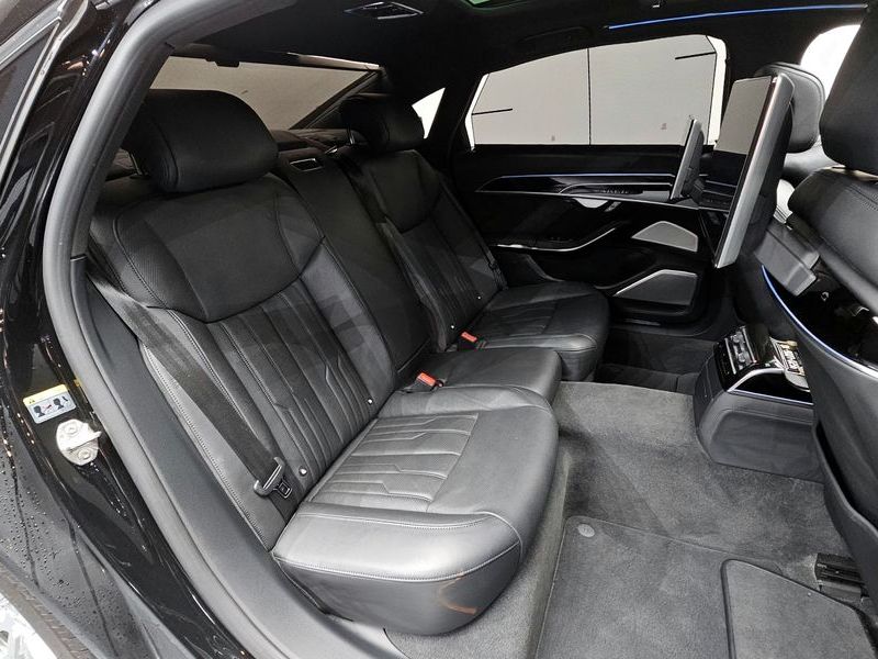 2021 Audi A8 55 TFSI Quattro LWB photo 11