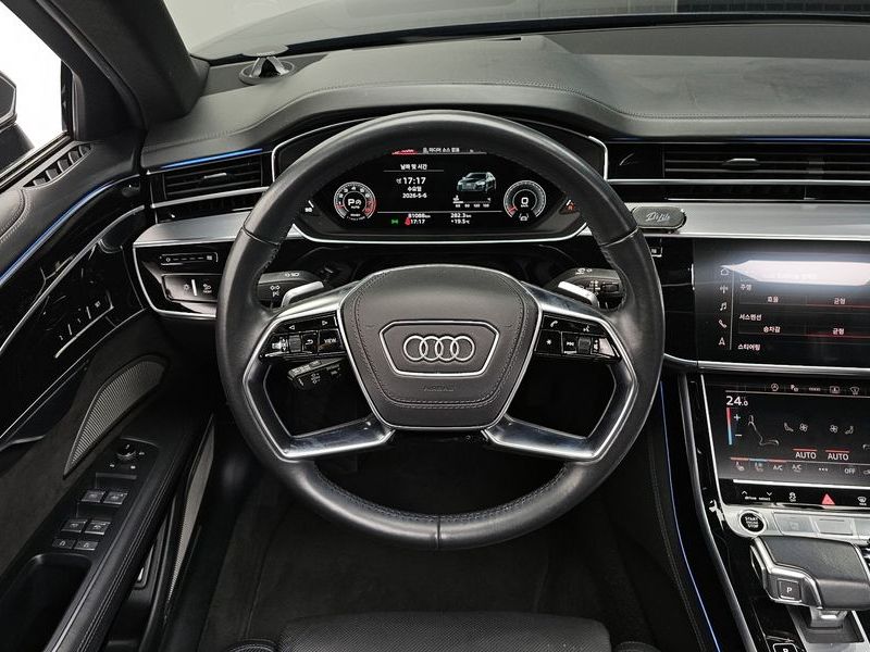 2021 Audi A8 55 TFSI Quattro LWB photo 13