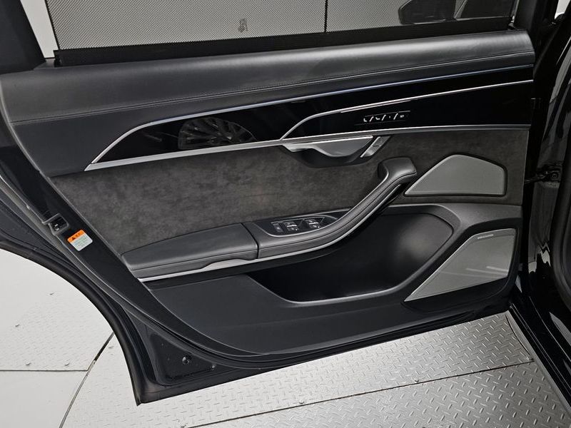 2021 Audi A8 55 TFSI Quattro LWB photo 25