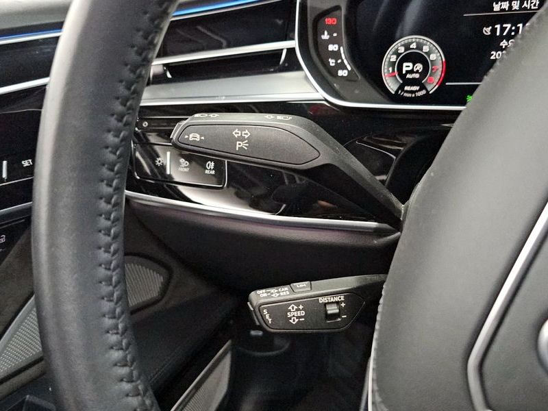 2021 Audi A8 55 TFSI Quattro LWB photo 30