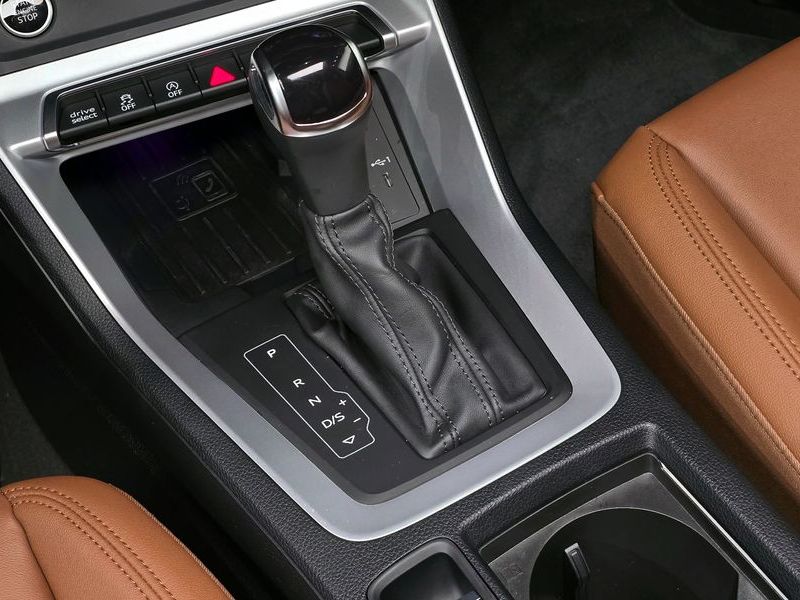 2025 Audi Q3 35 TDI photo 9