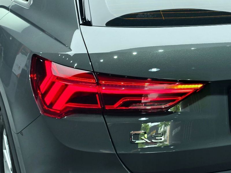 2025 Audi Q3 35 TDI photo 24