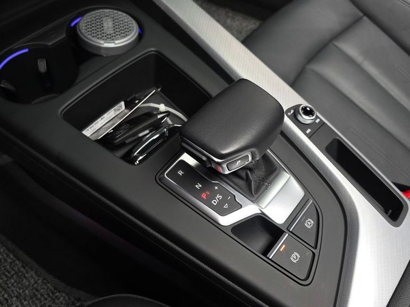 2023 Audi A4 40 TFSI photo 9