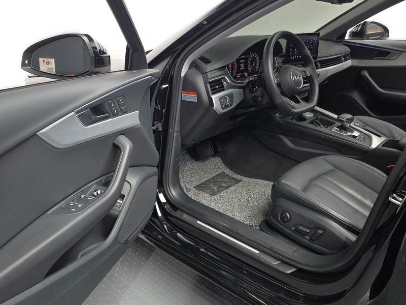 2023 Audi A4 40 TFSI photo 10