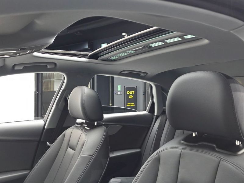 2023 Audi A4 40 TFSI photo 18